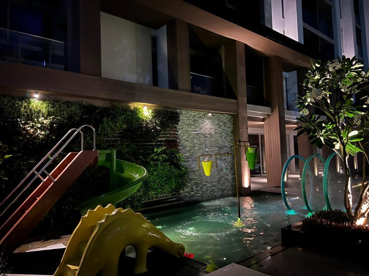 Fifth Pattaya Jomtien By Shiwalai Int Hotell Eksteriør bilde The children's pool at the hotel