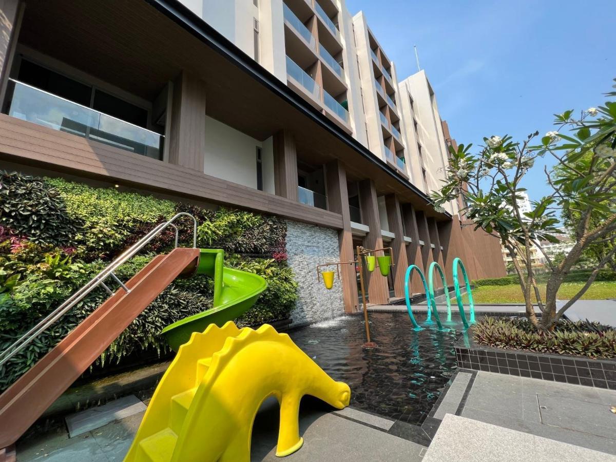 Fifth Pattaya Jomtien By Shiwalai Int Hotell Eksteriør bilde Playground at the park