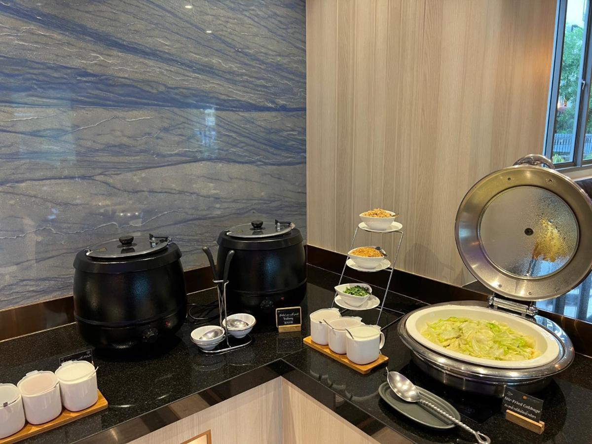 Fifth Pattaya Jomtien By Shiwalai Int Hotell Eksteriør bilde A chafing dish with a lid