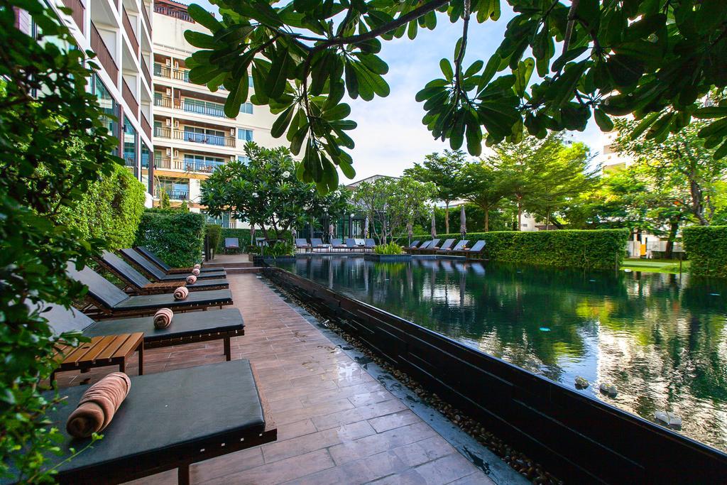 Fifth Pattaya Jomtien By Shiwalai Int Hotell Eksteriør bilde The pool at the U Sathorn